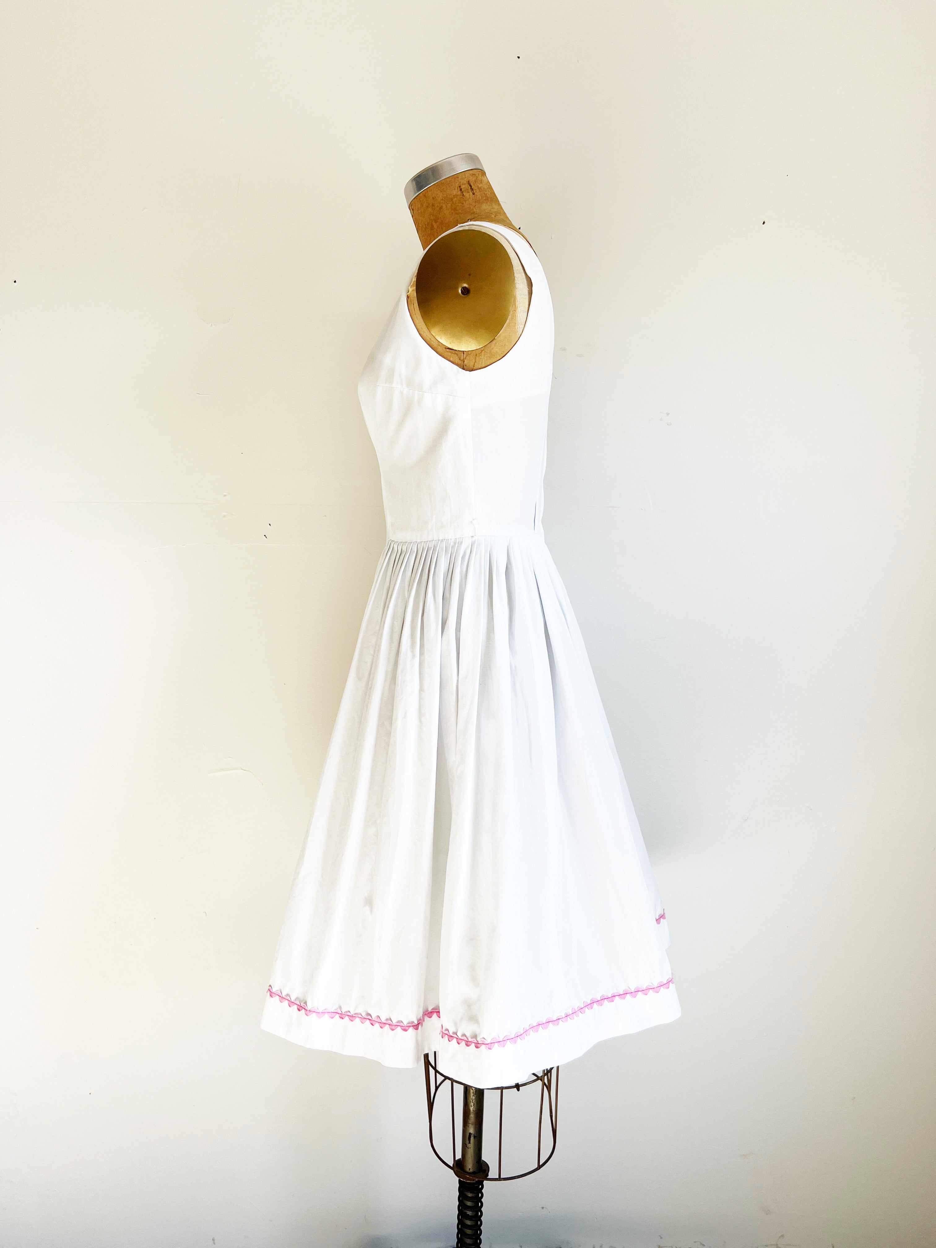 1950s 60s Vintage Cat Applique Fit and Flare Dress by Juniorite / Extra Small 1950s 60s Vintage Cat Applique Fit and Flare Dress by Juniorite / Extra Small