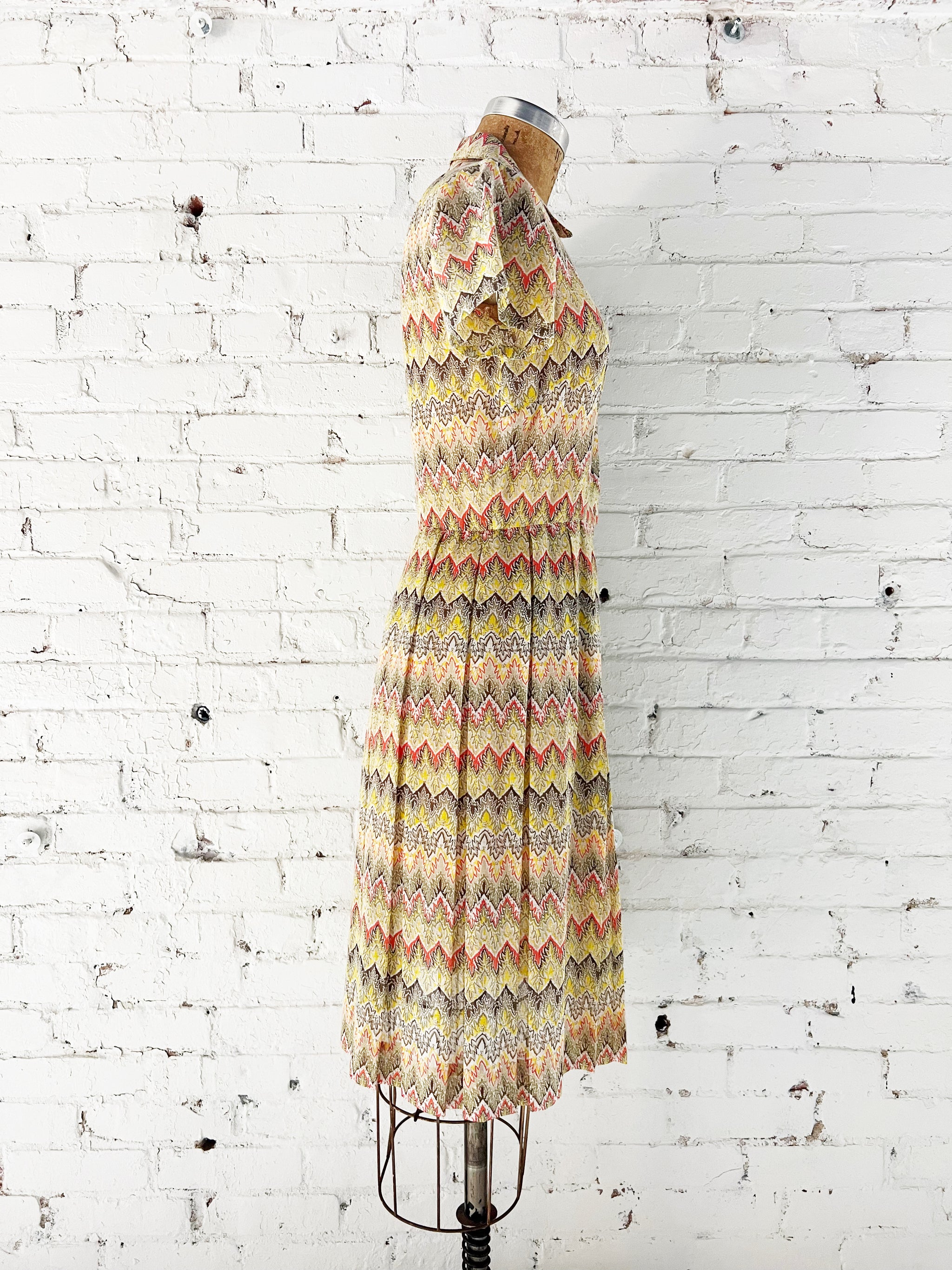 1950s Vintage Yellow Zig Zag Cotton Voile Shirtwaist Dress