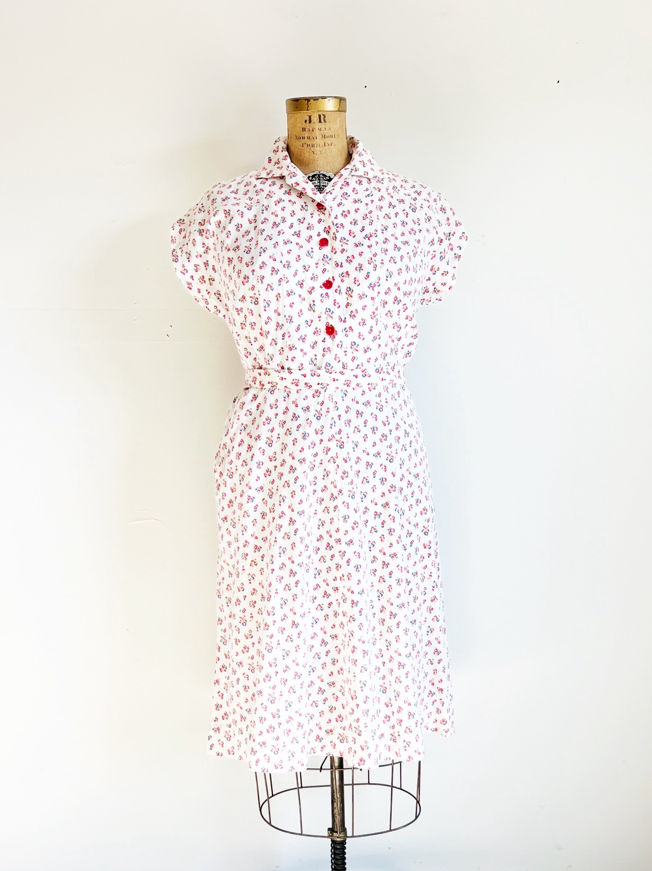 1940s shirt dress 1940s summer outfit @weekenddoll sent me their darling Katherine Shirt Dress in Teal and it's the ultimate summer dress for day dates or traveling because it has POCKETS and an adjustable